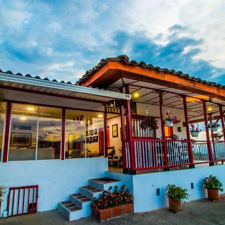 Bosques De La Pradera Hotel La Linda Exterior photo